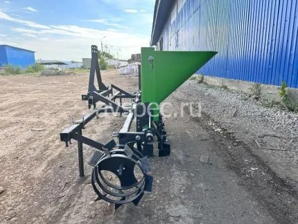 Чеснокосажалка (сеялка чеснока) шестирядная